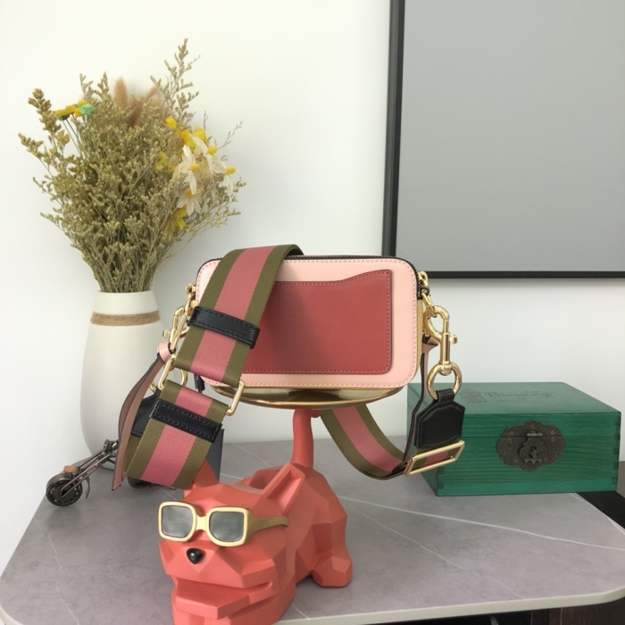M*arc J*acobs Camera bag 19*12*6cm