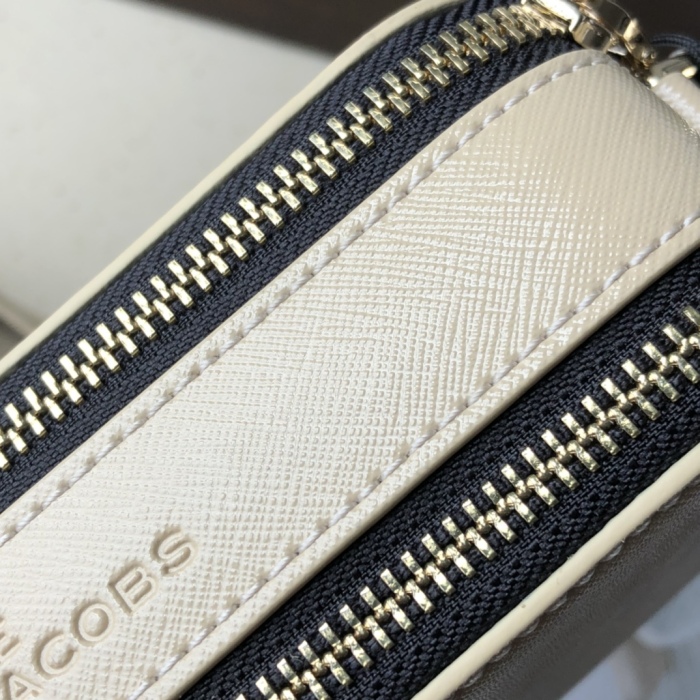 M*arc J*acobs Camera bag 18*11*6cm