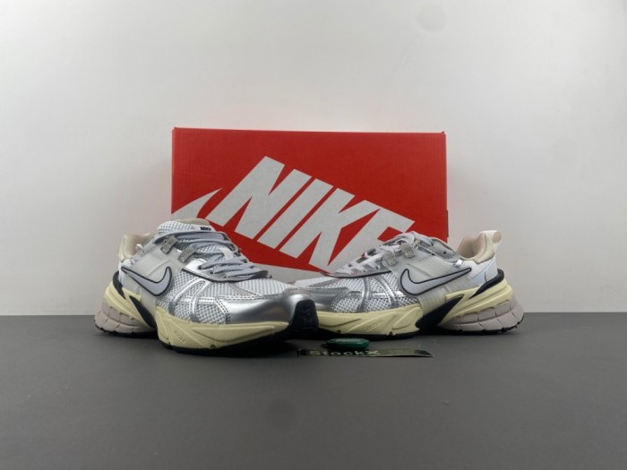 N*ike VZK RUN FD0736-100