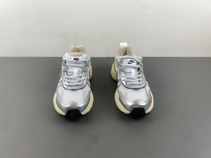 N*ike VZK RUN FD0736-100