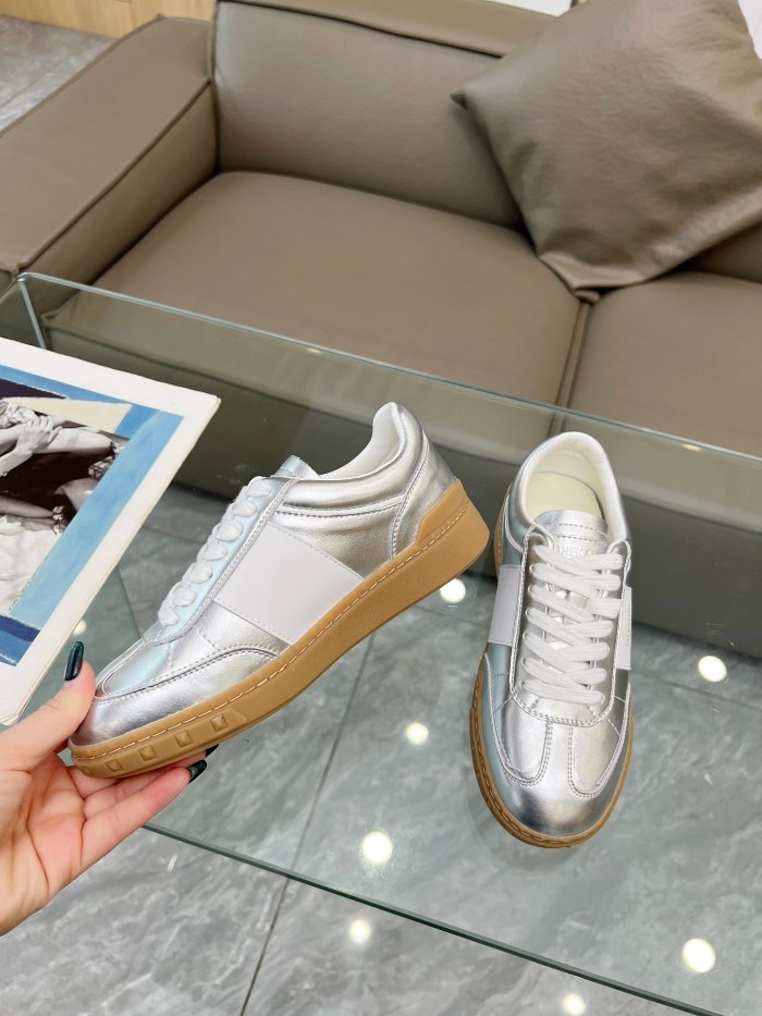 Women 𝑉*𝐴𝐿𝐸𝑁𝑇𝐼𝑁𝑂 Top Sneakers