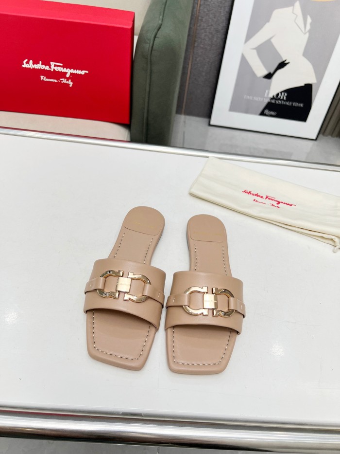 Women  S*alvatore F*erragamo Slipper