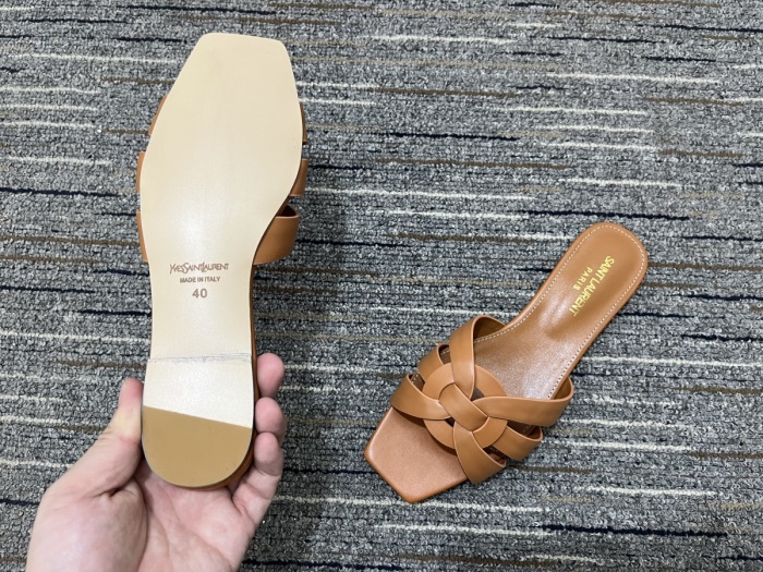 Women Y*SL Top Pumps