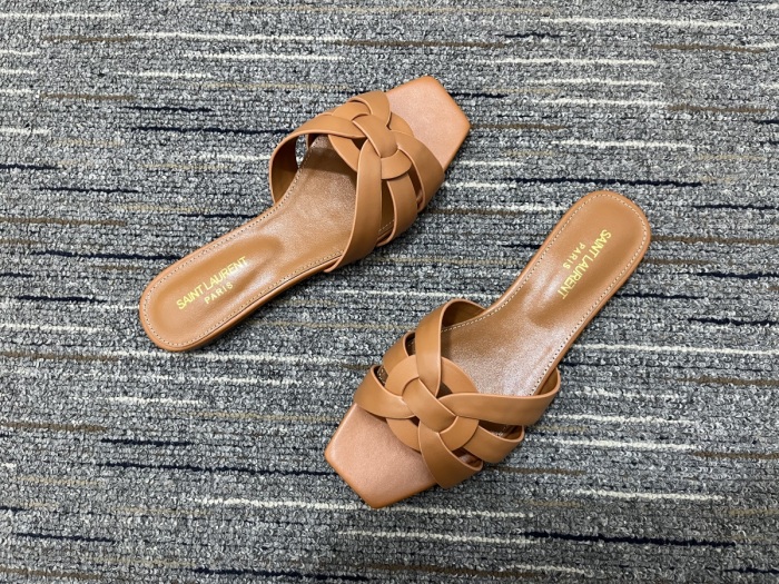 Women Y*SL Top Pumps