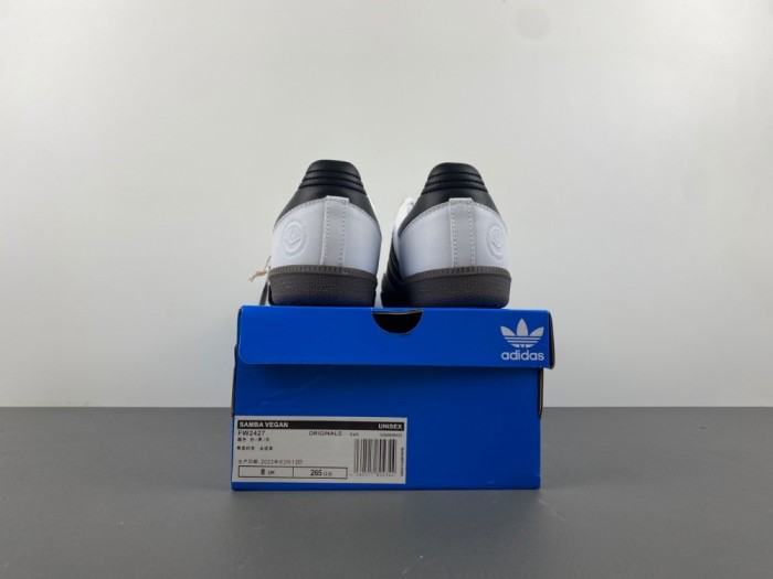 Men Women   A*didas  S*amba 'V*egan'  FW2427
