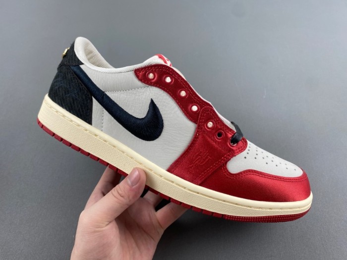 T*rophy R*oom x A*ir J*ordan 1 Low OG FN0432-100