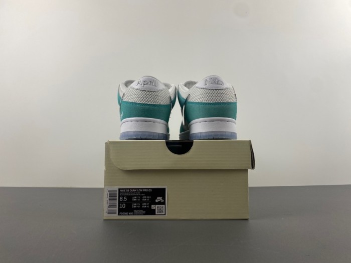 N*ike  S*B D*unk  FD2562-400