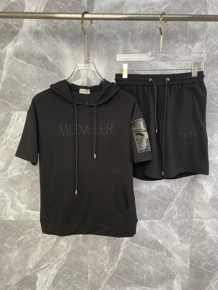 Men suit M*oncler  Top Quality