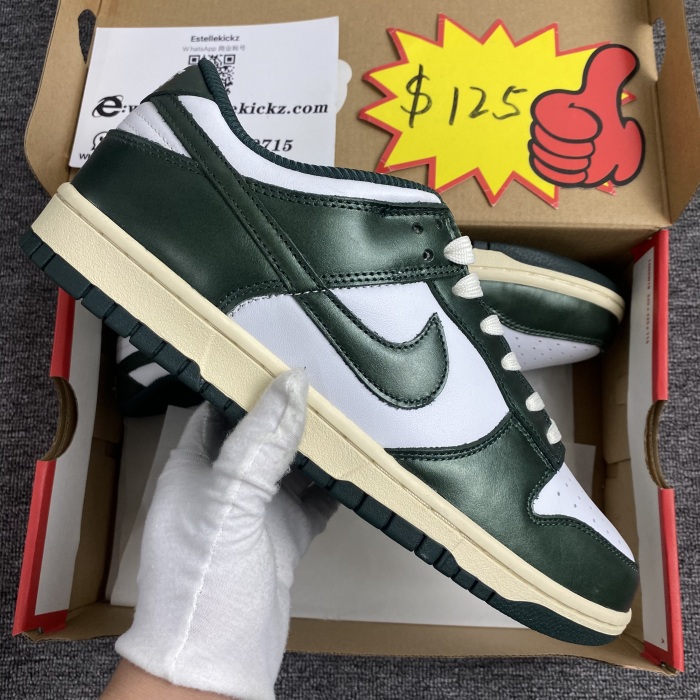 NIKE DUNK LOW Vintage Green DQ8580-100