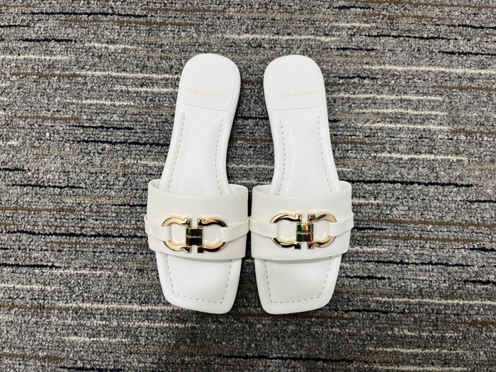Women  S*alvatore F*erragamo Slipper