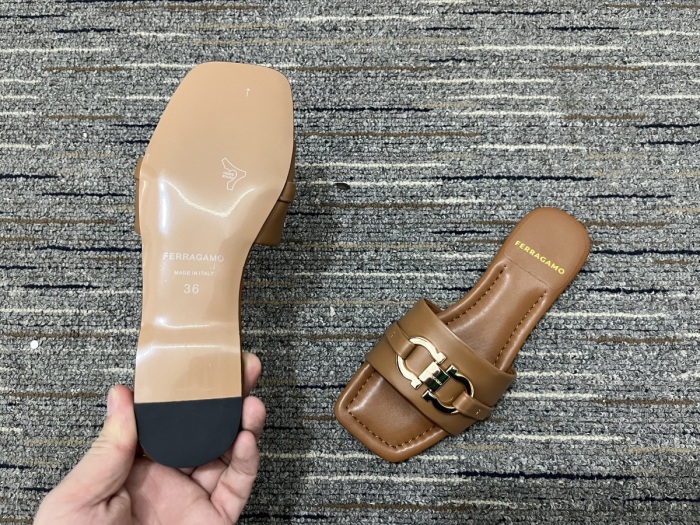 Women  S*alvatore F*erragamo Slipper