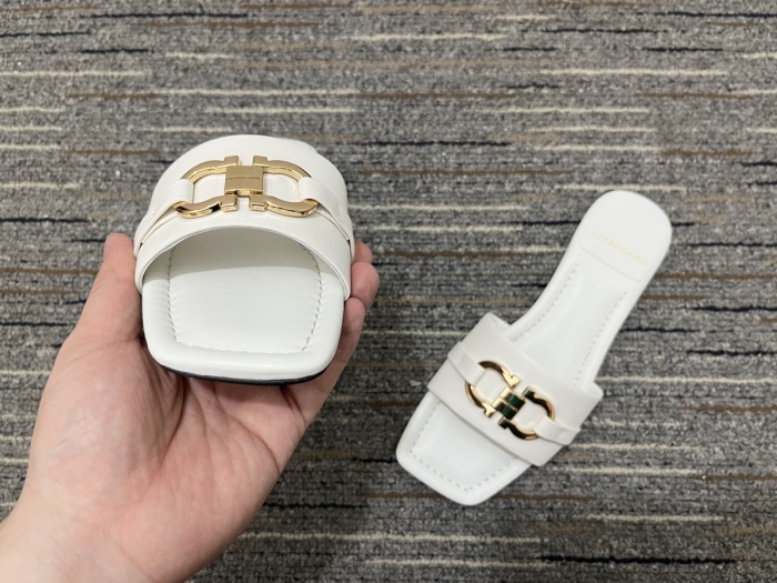 Women  S*alvatore F*erragamo Slipper