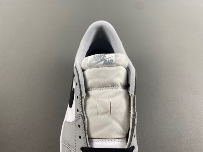 A*ir Jor*dan 1 Low OG “Black Toe”  CZ0790-110