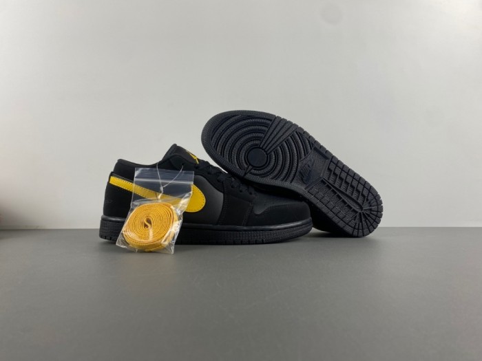 A*ir Jor*dan 1 Low 553558-071