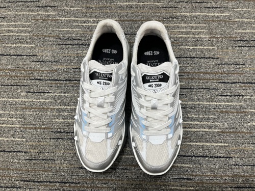 Men  𝑉*𝐴𝐿𝐸𝑁𝑇𝐼𝑁𝑂 Top Sneakers