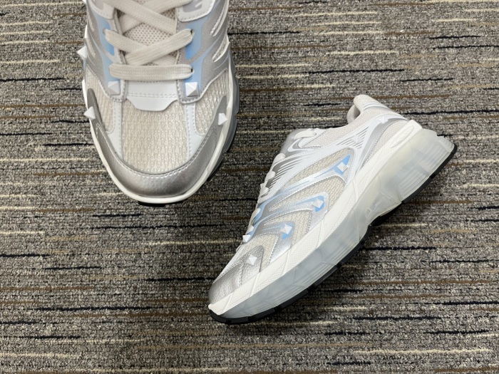 Men  𝑉*𝐴𝐿𝐸𝑁𝑇𝐼𝑁𝑂 Top Sneakers