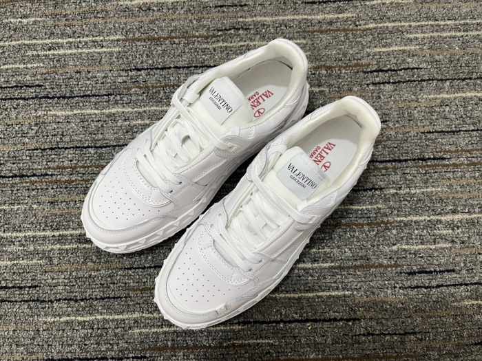 Men Women 𝑉*𝐴𝐿𝐸𝑁𝑇𝐼𝑁𝑂 Top Sneakers
