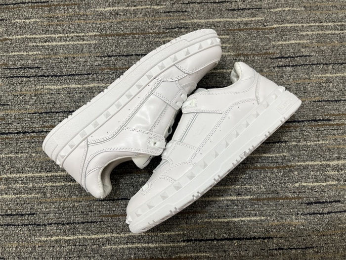 Men Women 𝑉*𝐴𝐿𝐸𝑁𝑇𝐼𝑁𝑂 Top Sneakers