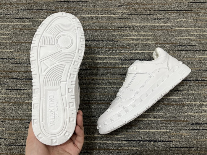 Men Women 𝑉*𝐴𝐿𝐸𝑁𝑇𝐼𝑁𝑂 Top Sneakers
