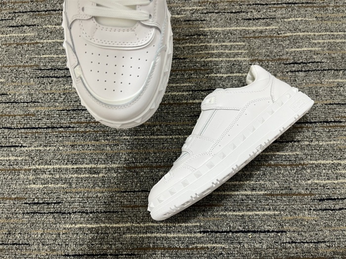 Men Women 𝑉*𝐴𝐿𝐸𝑁𝑇𝐼𝑁𝑂 Top Sneakers