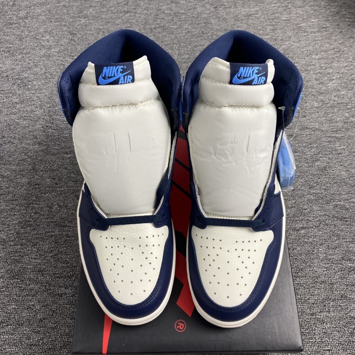 Air Jordan 1 Retro High Obsidian UNC 555088-140