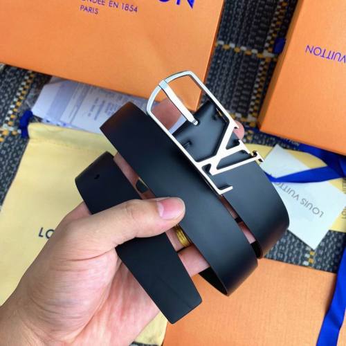 L*ouis V*uitton Belts Top Quality508