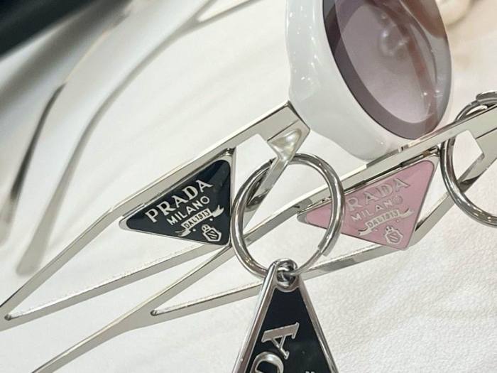 Top Quality  P*rada Glasses