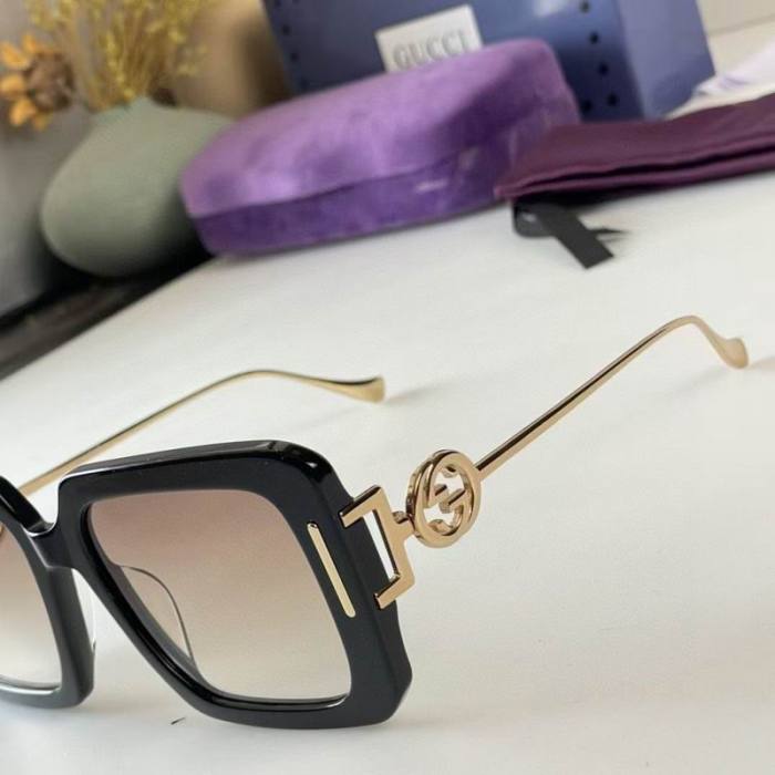Top Quality  P*rada Glasses