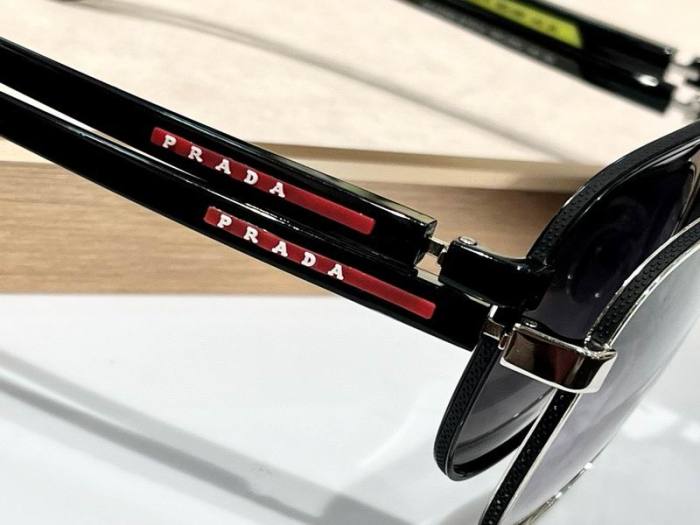Top Quality  P*rada Glasses