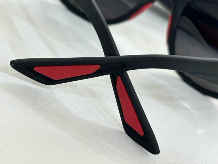 Top Quality  P*rada Glasses