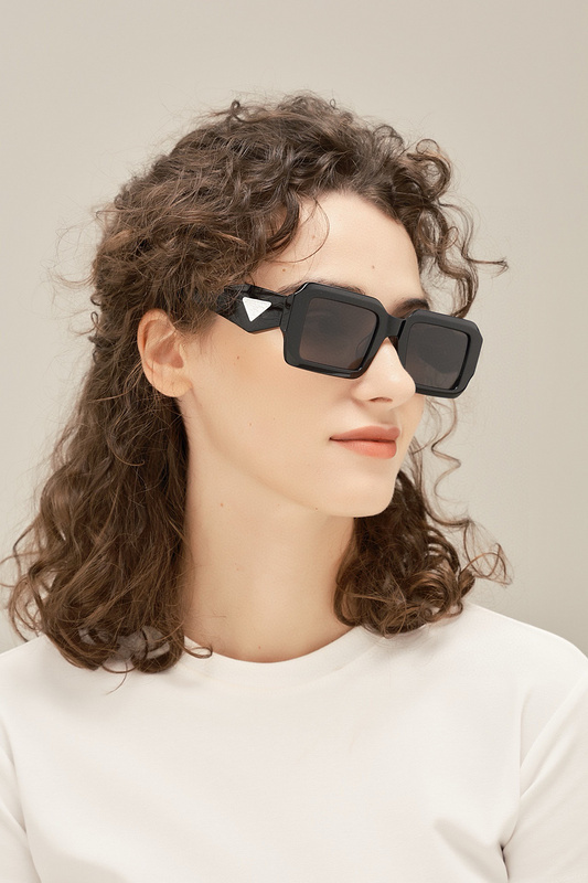 Top Quality  P*rada Glasses