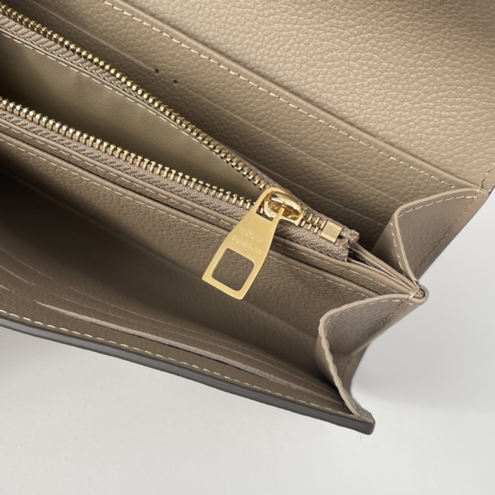 L*ouis V*uitton Top Bag19.5 x 10.5 x 2.5cm