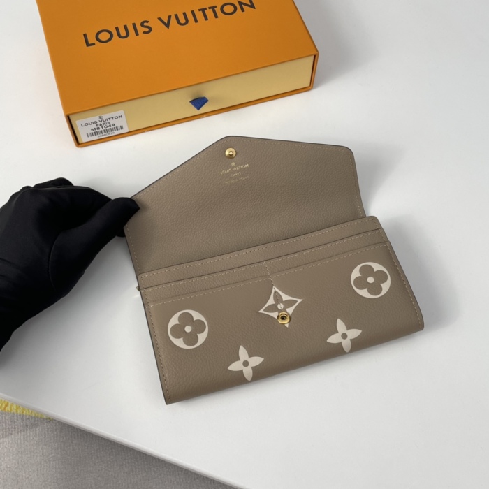 L*ouis V*uitton Top Bag19.5 x 10.5 x 2.5cm