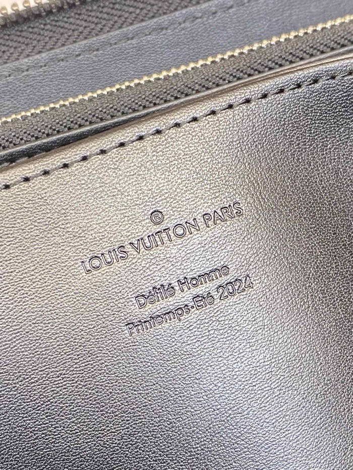 L*ouis V*uitton Top Bag19.5 x 10.5 x 2.5 cm