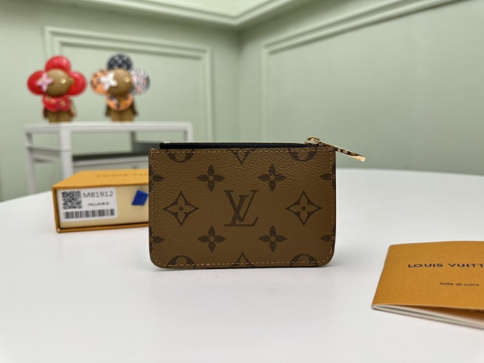 L*ouis V*uitton Top Bag 12 x 8 x 0.8 cm