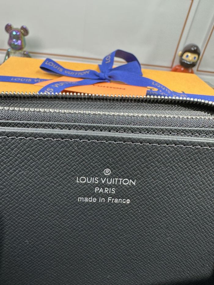 L*ouis V*uitton Top Bag 19.5 x 10.0 x 2.0 cm