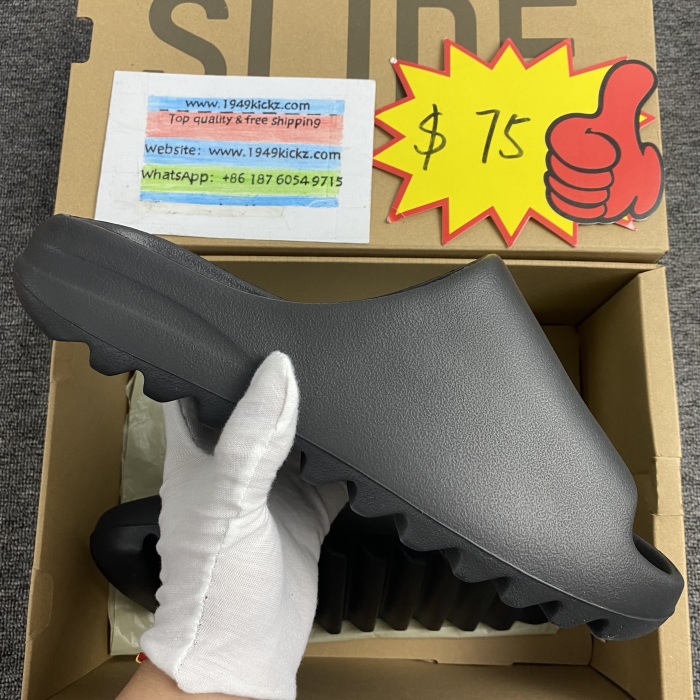 Yeezy Slide Onyx HQ6448