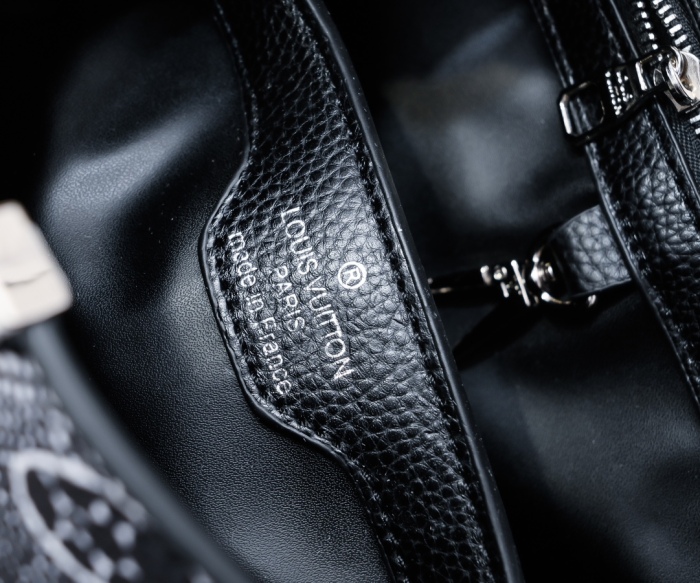 L*ouis V*uitton Top Bag 27 x 18 x 9