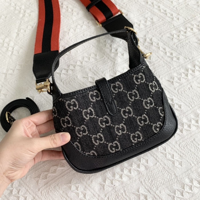 G*ucci Bag Top Quality 19 x 13x 3cm