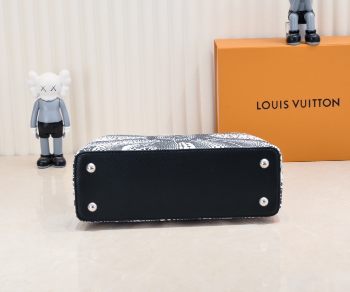 L*ouis V*uitton Top Bag 31.5 x 20 x 11