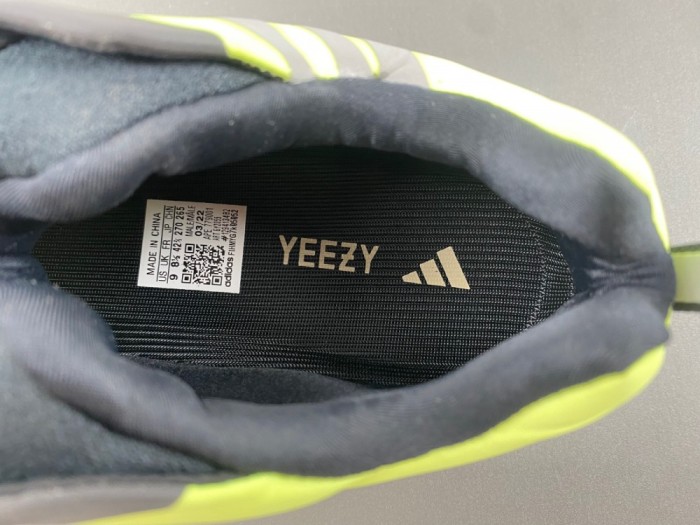 Y*eezy B*oost 700 MNVN Laceless 'Phosphor'  GY2055