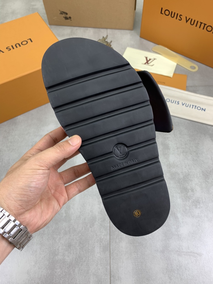 Men L*ouis V*uitton Top Quality Sandals009