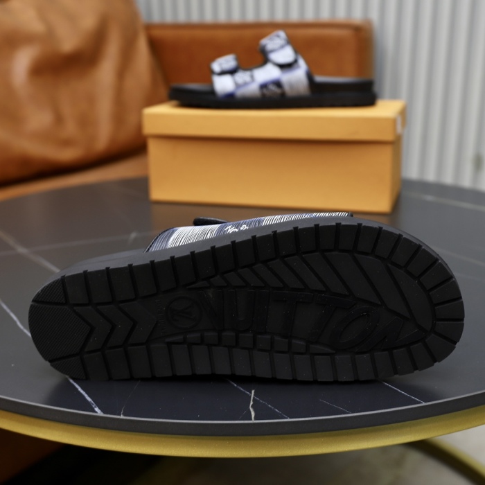 Men L*ouis V*uitton Top Quality Sandals017