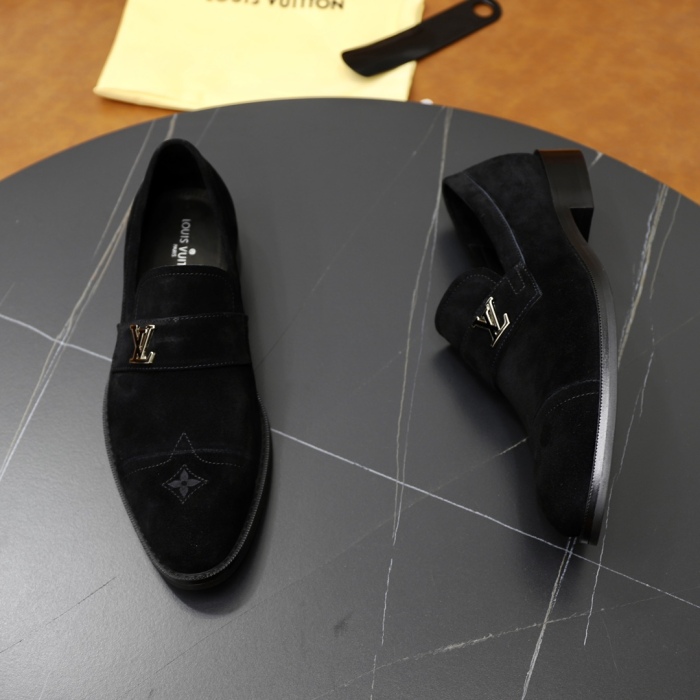 Men L*ouis V*uitton Top Quality loafers011