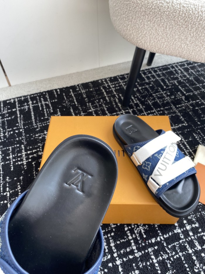 Men L*ouis V*uitton Top Quality Sandals004