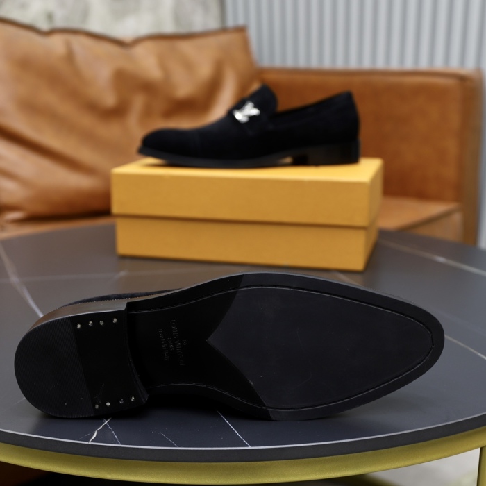 Men L*ouis V*uitton Top Quality loafers011