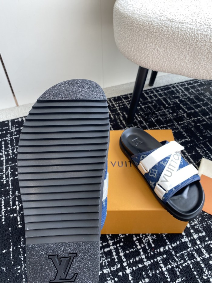 Men L*ouis V*uitton Top Quality Sandals004