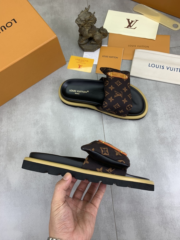 Men L*ouis V*uitton Top Quality Sandals006
