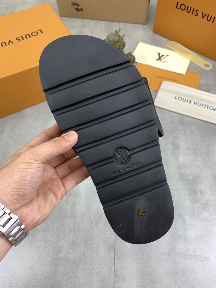Men L*ouis V*uitton Top Quality Sandals006