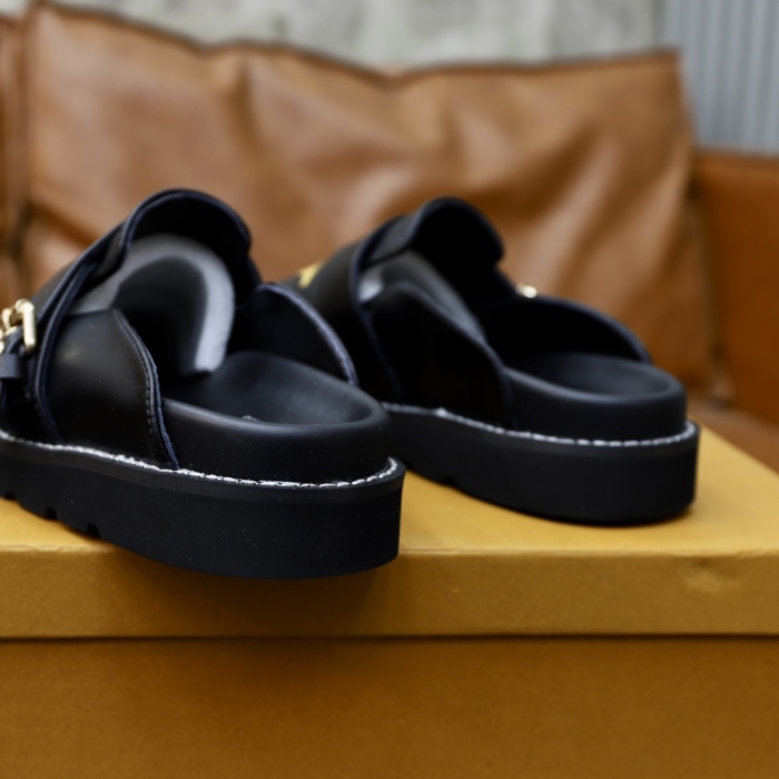 Men L*ouis V*uitton Top Quality Sandals008